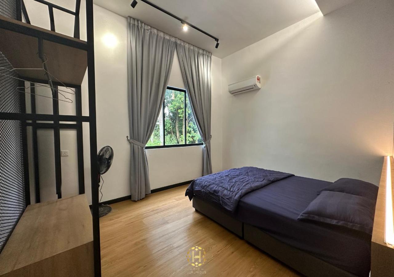 The Luxurious 27, Johor Bahru Villa Exteriör bild