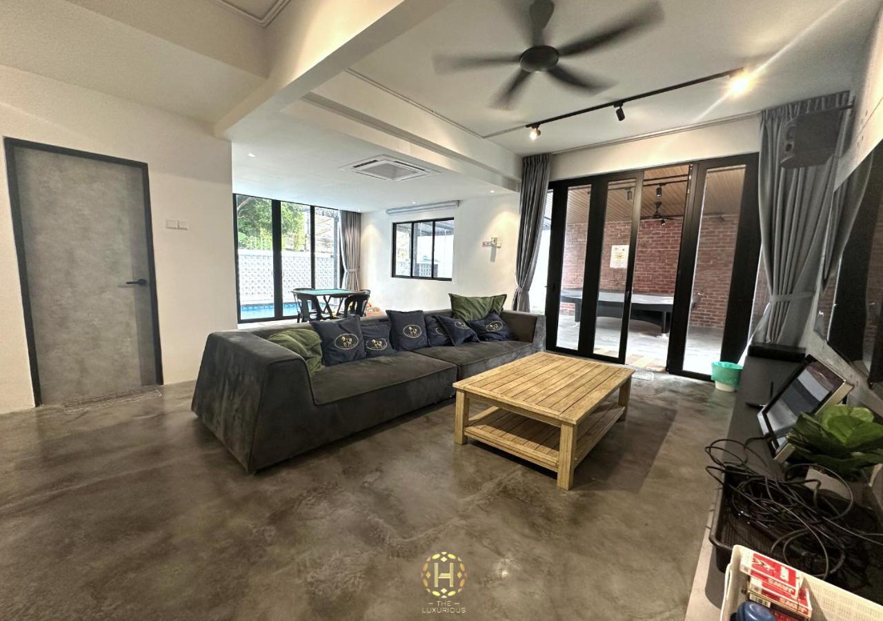 The Luxurious 27, Johor Bahru Villa Exteriör bild