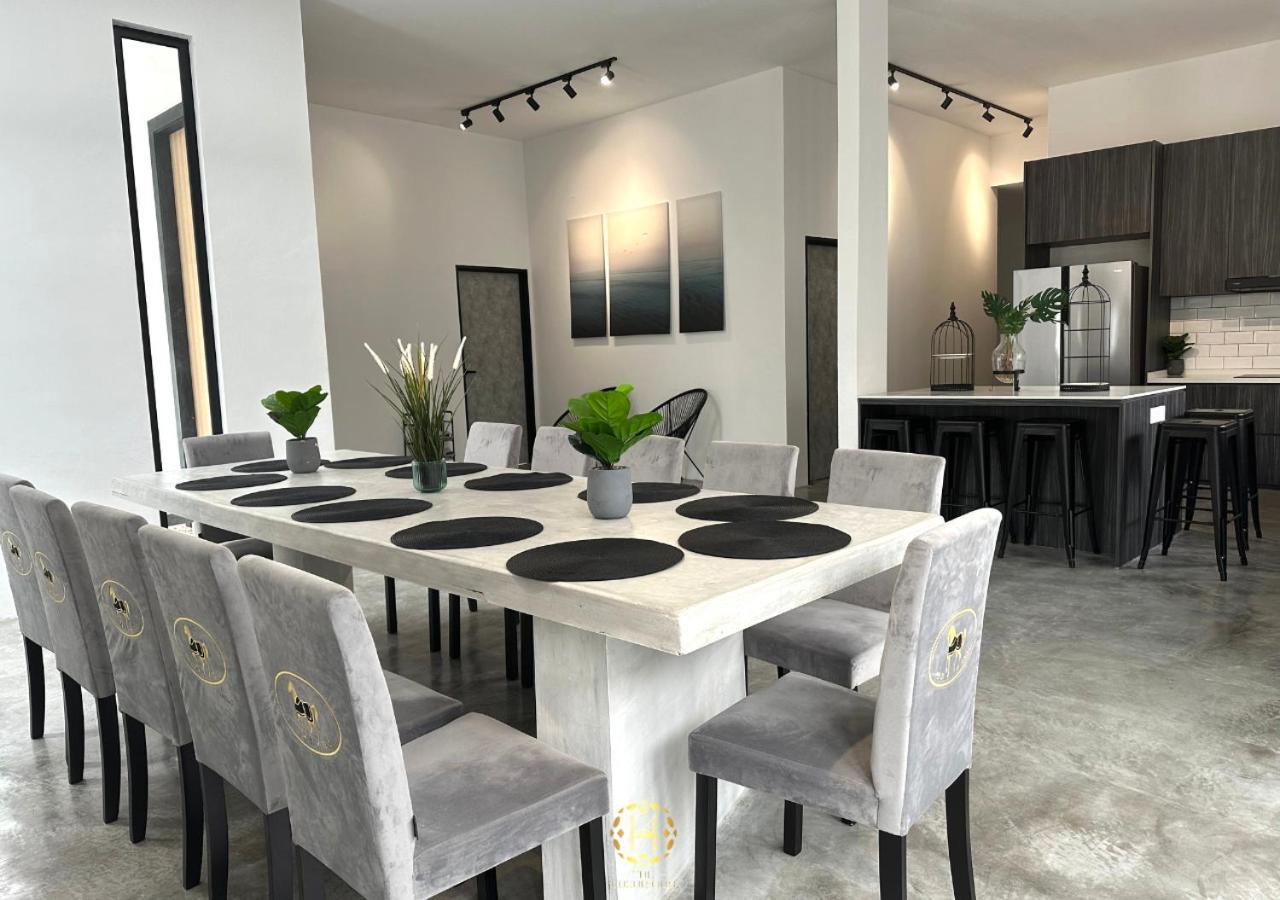 The Luxurious 27, Johor Bahru Villa Exteriör bild